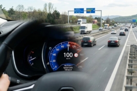 Avrupa Genelinde Otoyol Hız Sınırının 100 Kilometreye İndirilmesi Önerisi Tartışma Yarattı